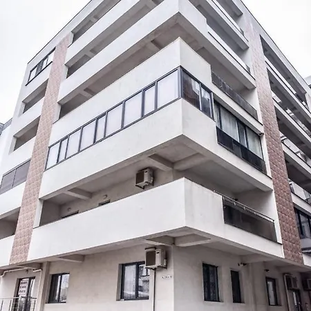 Ionut Apartament Zona Alezzi דירה *