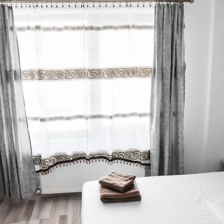 Ionut Apartament Zona Alezzi