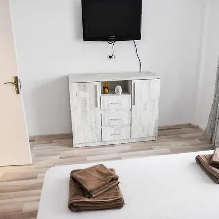 Ionut Apartament Zona Alezzi
