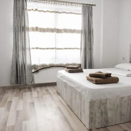 Ionut Apartament Zona Alezzi *