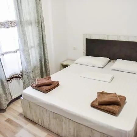 Ionut Apartament Zona Alezzi *